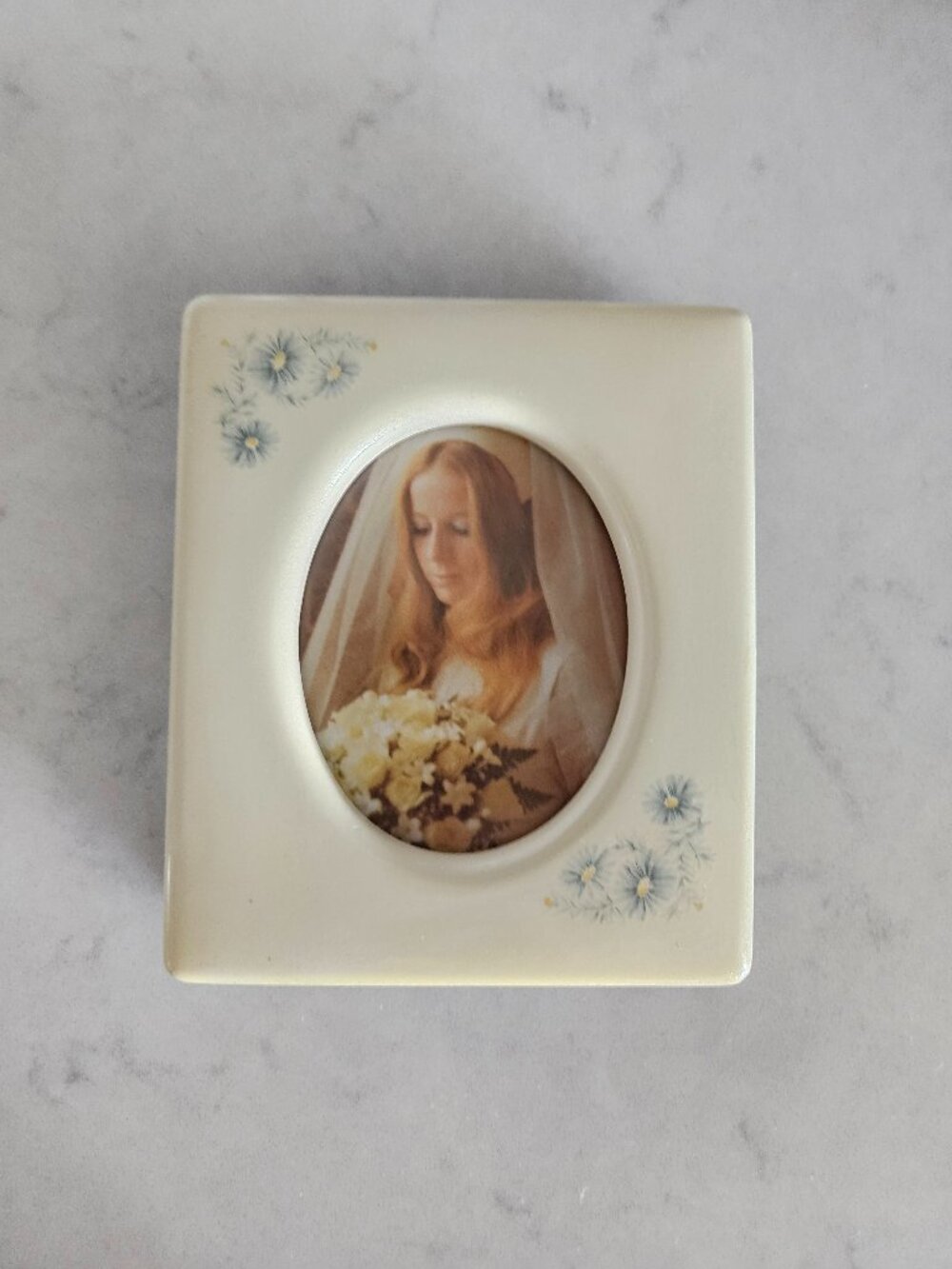 VINTAGE AND NEW CERAMIC 3" W x 4" H PHOTO FRAME WITH CORNER BLUE ASTER FLOWERS